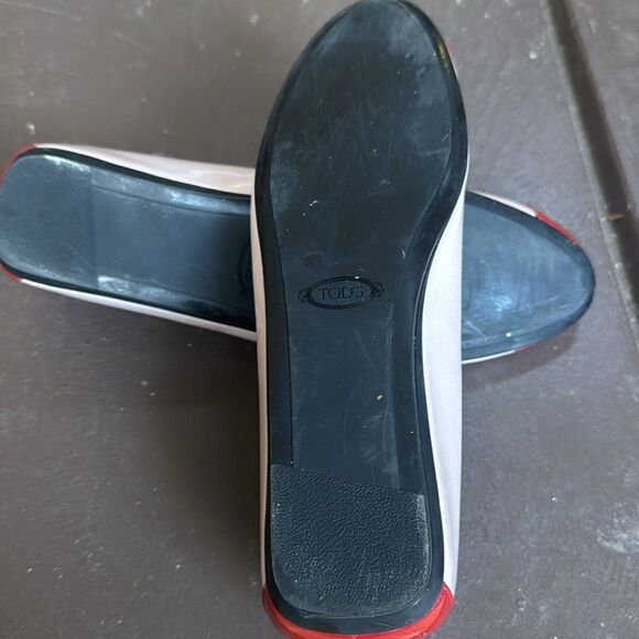 Tod’s Red Patent Cap Toe Beige Leather Flats, Size 10 - Picture 6 of 6